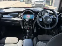 Used Mini Cooper Hatch 134 HP (98 kW) 2021 Red Hatchback