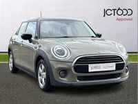 Usado Mini Cooper Classic 134 HP (98 kW) 2019 Cinzento Citadino