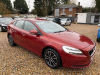 Used Volvo V40 Momentum 122 HP (89 kW) 2017 Red Hatchback