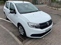 Used Dacia Sandero Ambiance 75 HP (55 kW) 2017 White Hatchback