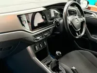 Usado VW Polo SE 65 CV (47 kW) 2019 Negro Utilitario