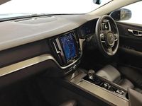 Usado Volvo V60 Plus 194 HP (142 kW) 2025 Cinzento Carrinha