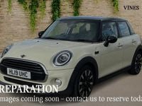 Used Mini Cooper Classic 134 HP (98 kW) 2019 White Hatchback