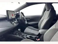 Usado Toyota Corolla Design 140 CV (102 kW) 2025 Gris Familiar
