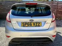 Usado Ford Fiesta ST-Line 125 CV (91 kW) 2016 Plateado Utilitario