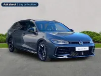 Usado VW Passat R-line 150 HP (110 kW) 2025 Cinzento Carrinha