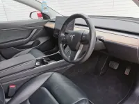 Używany Tesla Model 3 366 kW (498 KM) 2020 Czerwony Sedan/Limuzyna