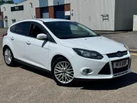 Used Ford Focus Zetec 125 HP (91 kW) 2011 White Hatchback