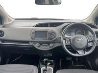 Used Toyota Yaris Hybrid 100 HP (73 kW) 2017 Black Hatchback