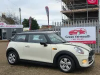 Used Mini Cooper D Hatch 2016 White Hatchback