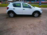 Used Dacia Sandero Lauréate 2014 White Hatchback