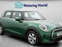 Używany Mini Cooper Classic 136 KM (100 kW) 2022 Zielony Hatchback