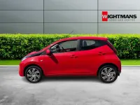 Used Toyota Aygo X-play 71 HP (52 kW) 2019 Red Hatchback