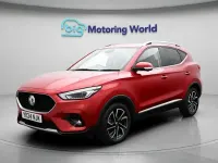 Używany MG ZS Exclusive 106 KM (77 kW) 2024 Czerwony SUV