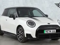 Used Mini Cooper Hatch 133 kW (181 HP) 2024 White Hatchback