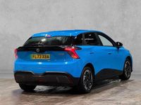 Begagnad MG MG4 EV SE 319 kW (435 HK) 2023 Blå Halvkombi