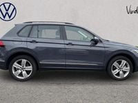 Usado VW Tiguan Life 241 HP (177 kW) 2025 Cinzento SUV
