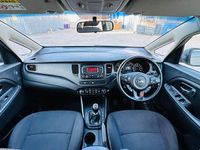 Used Kia Carens 135 HP (99 kW) 2014 Silver MPV