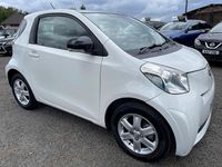 Used Toyota iQ 68 HP (50 kW) 2009 White Hatchback
