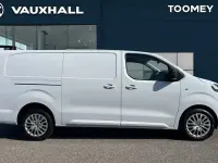 Second-hand Vauxhall Vivaro S 101 CP (74 kW) 2023 Alb Monovolum