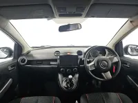 Used Mazda 2 84 HP (61 kW) 2011 White Hatchback
