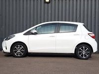 Used Toyota Yaris 111 HP (81 kW) 2019 White Hatchback