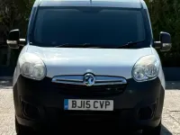 Used Vauxhall Combo S 105 HP (77 kW) 2015 White MPV