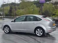 Usado Ford Focus Zetec 2011 Prateado Citadino