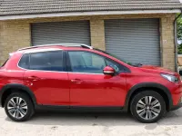 Gebraucht Peugeot 2008 Allure Premium 2019 Rot SUV