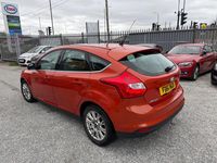 Used Ford Focus Titanium 125 HP (91 kW) 2011 Red Hatchback
