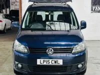 Begagnad VW Caddy Highline 102 HK (75 kW) 2015 Blå Minibuss