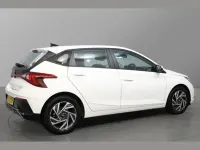Gebraucht Hyundai i20 Advanced 100 PS (73 kW) 2024 Weiß Kleinwagen