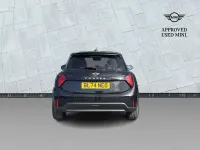 Begagnad Mini Cooper Exclusive 2024 Svart Halvkombi
