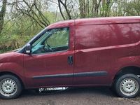 Usado Vauxhall Combo 2013 Rojo Monovolumen