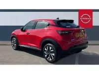 Usado Nissan Juke Acenta Premium 114 HP (83 kW) 2024 Vermelho SUV