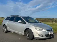 Usado Vauxhall Astra 2011 Plateado Familiar