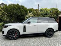 Begagnad Land Rover Range Rover 523 HK (384 kW) 2023 Grå SUV