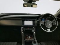 Second-hand Jaguar XF Portfolio 180 CP (132 kW) 2016 Negru Berlinǎ