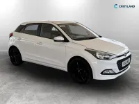 Used Hyundai i20 SE 84 HP (61 kW) 2015 White Hatchback
