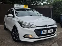 Used Hyundai i20 SE 84 HP (61 kW) 2015 White Hatchback