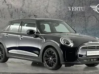 Usado Mini Cooper Exclusive 136 HP (100 kW) 2022 Citadino