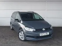 Usado VW Touran Family 150 HP (110 kW) 2022 Cinzento Monovolume