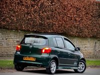 Used Toyota Yaris 2000 Green Hatchback