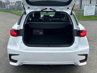 Used Lexus CT200h 136 HP (100 kW) 2018 White Hatchback