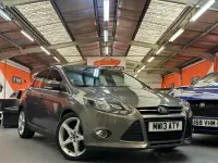 Begagnad Ford Focus Titanium 115 HK (84 kW) 2013 Brun Halvkombi