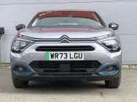 Begagnad Citroën e-C4 100 kW (136 HK) 2023 Grå Halvkombi