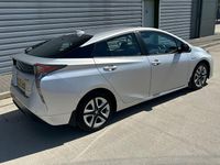 Used Toyota Prius 122 HP (89 kW) 2017 Silver Hatchback