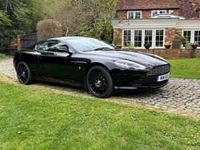 Begagnad Aston Martin DB9 456 HK (335 kW) 2007 Svart Sportkupé