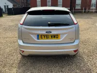 Second-hand Ford Focus Zetec 110 CP (80 kW) 2011 Argintiu Hatchback