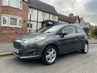 Usado Ford Fiesta Zetec 2016 Cinzento Citadino